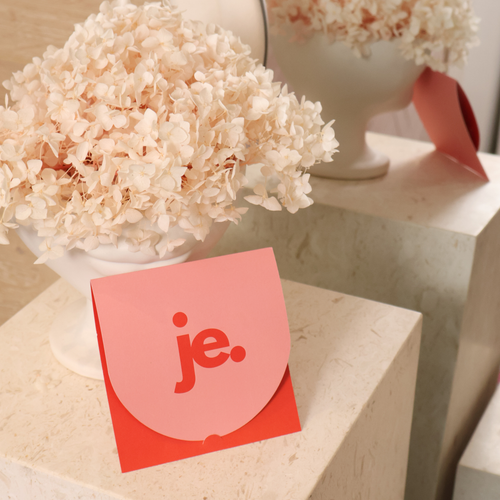 <h3>GIFT CARDS.</h3>